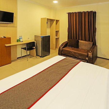 Super Oyo Townhouse Oak Hotel Fiducia Serpong Eksteriør bilde