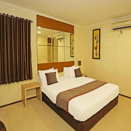 Super Oyo Townhouse Oak Hotel Fiducia Serpong Eksteriør bilde