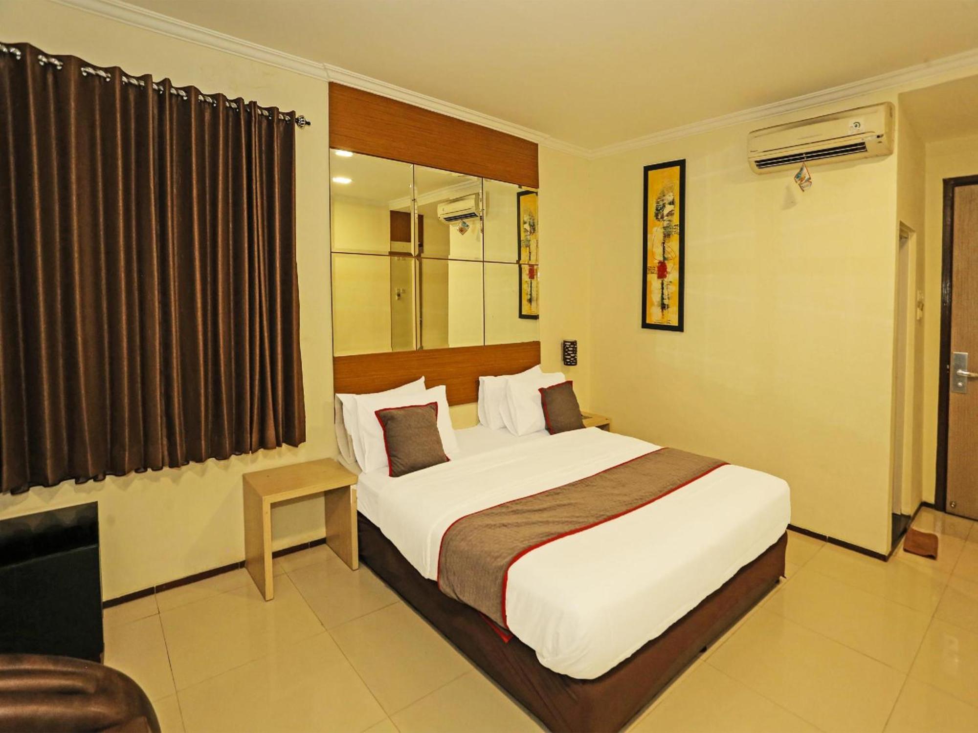 Super Oyo Townhouse Oak Hotel Fiducia Serpong Eksteriør bilde