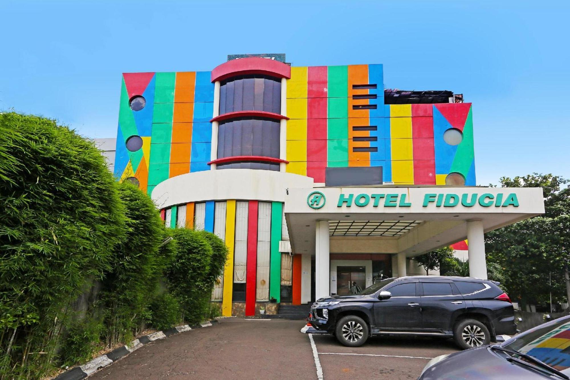 Super Oyo Townhouse Oak Hotel Fiducia Serpong Eksteriør bilde