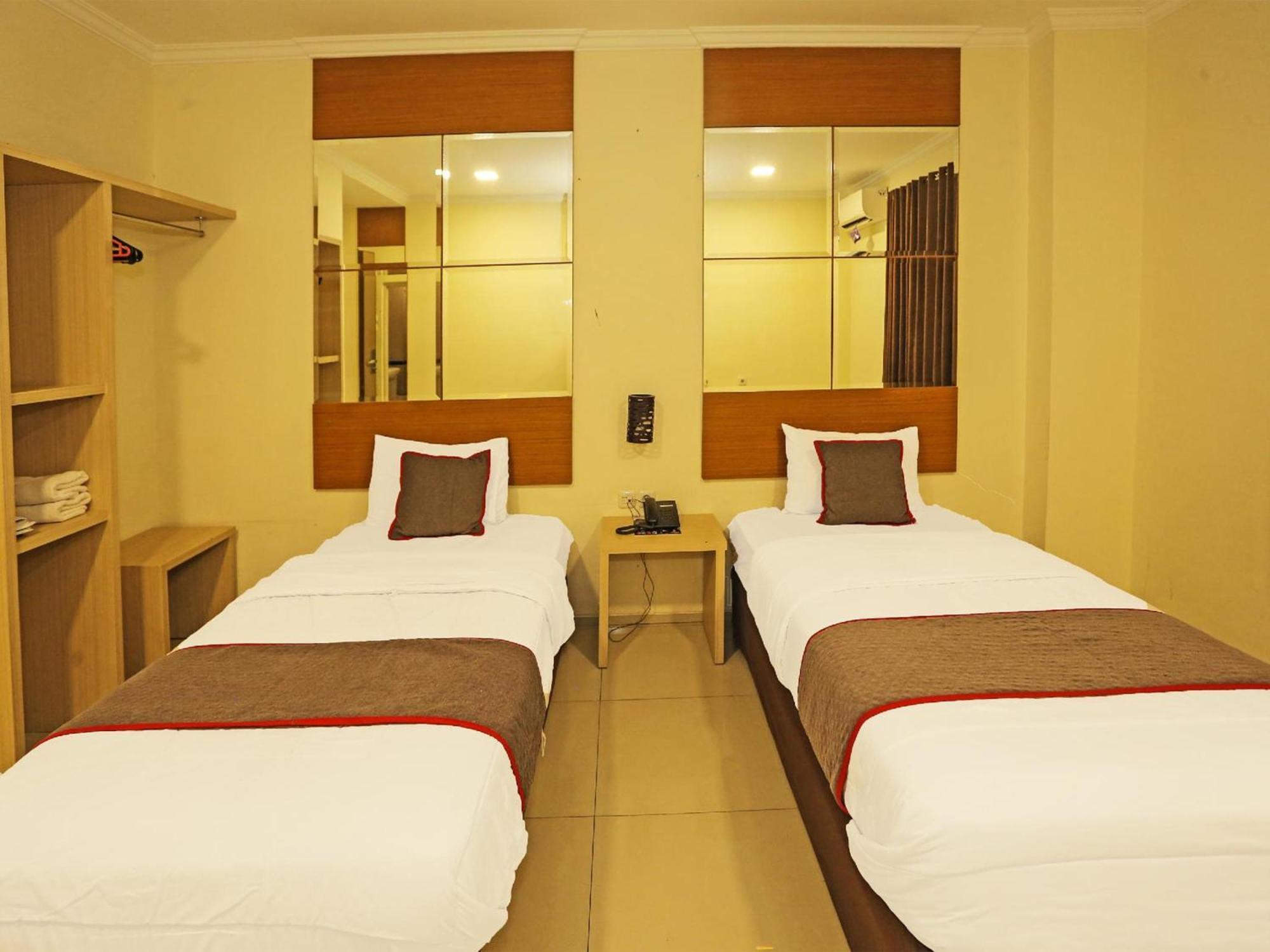 Super Oyo Townhouse Oak Hotel Fiducia Serpong Eksteriør bilde