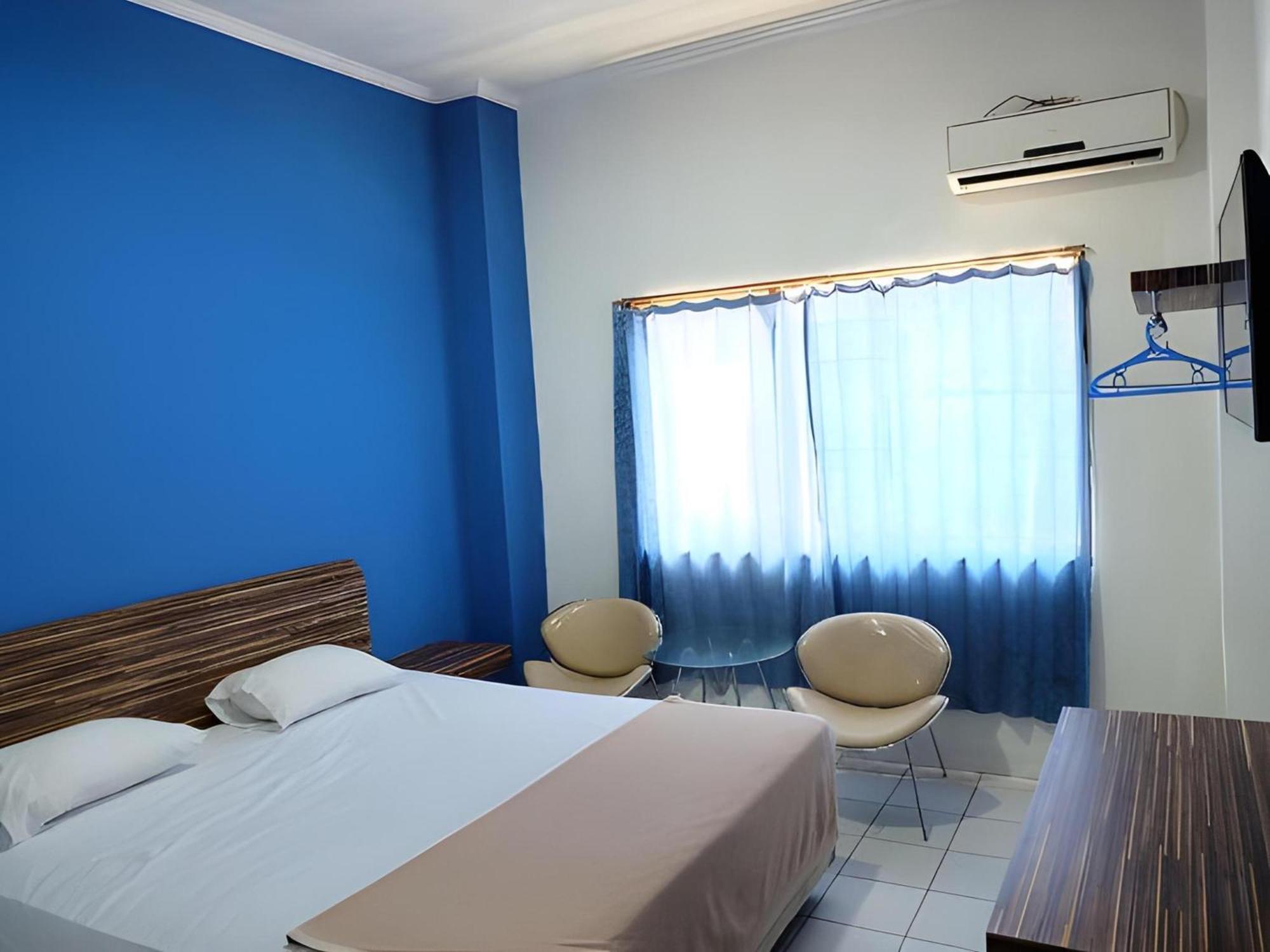 Super Oyo Townhouse Oak Hotel Fiducia Serpong Eksteriør bilde