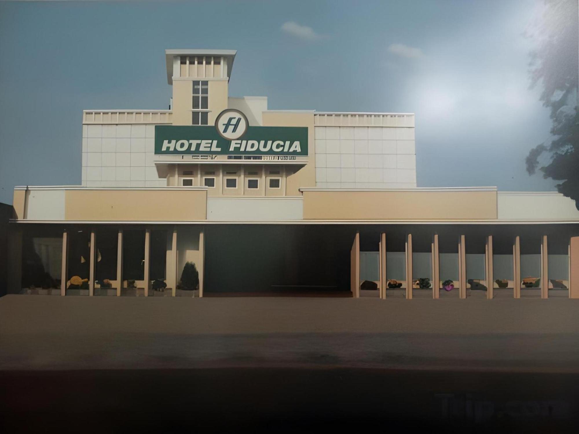 Super Oyo Townhouse Oak Hotel Fiducia Serpong Eksteriør bilde