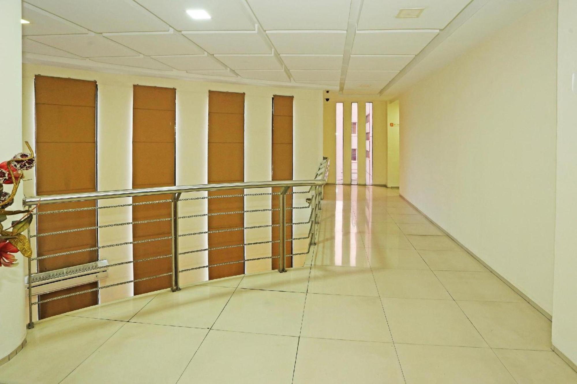 Super Oyo Townhouse Oak Hotel Fiducia Serpong Eksteriør bilde