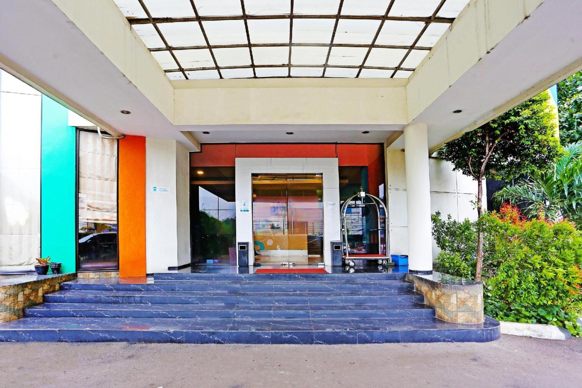Super Oyo Townhouse Oak Hotel Fiducia Serpong Eksteriør bilde