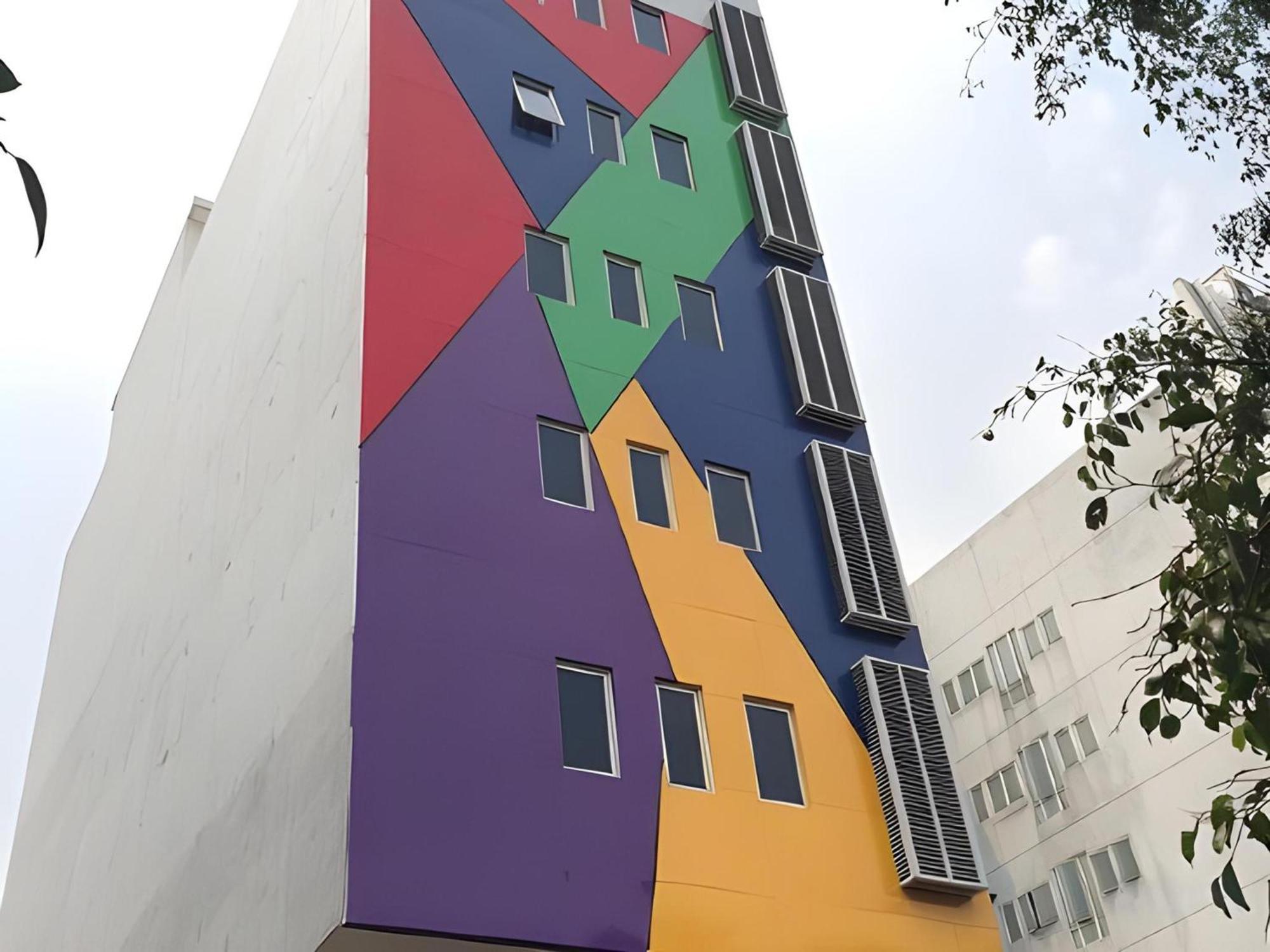 Super Oyo Townhouse Oak Hotel Fiducia Serpong Eksteriør bilde