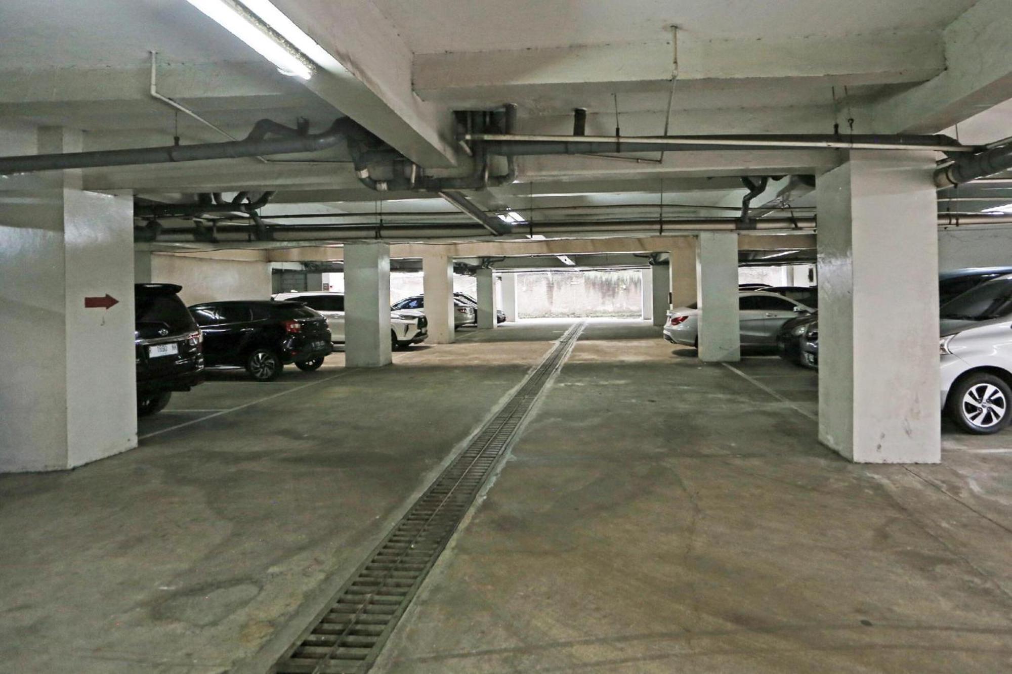 Super Oyo Townhouse Oak Hotel Fiducia Serpong Eksteriør bilde