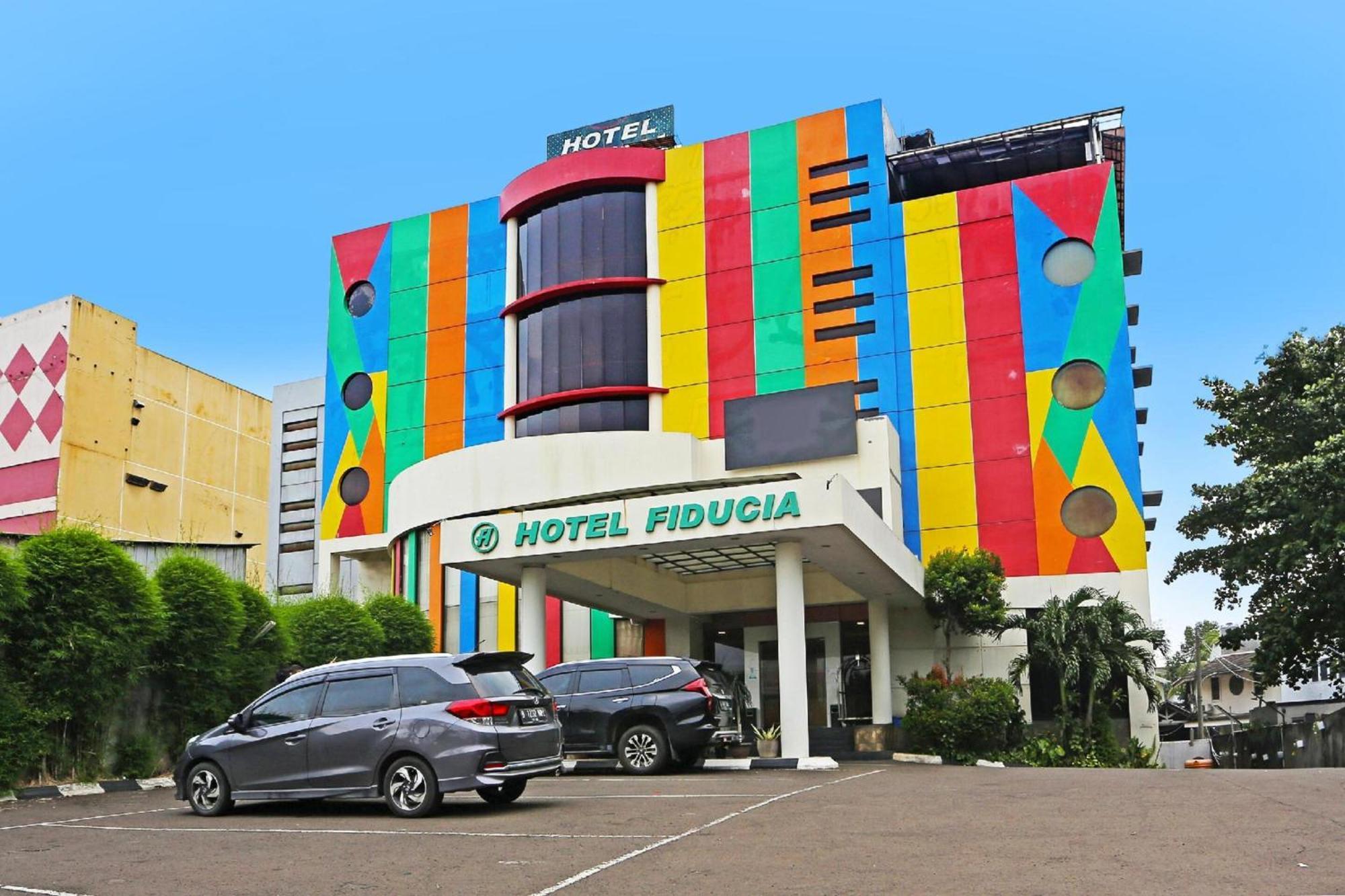 Super Oyo Townhouse Oak Hotel Fiducia Serpong Eksteriør bilde